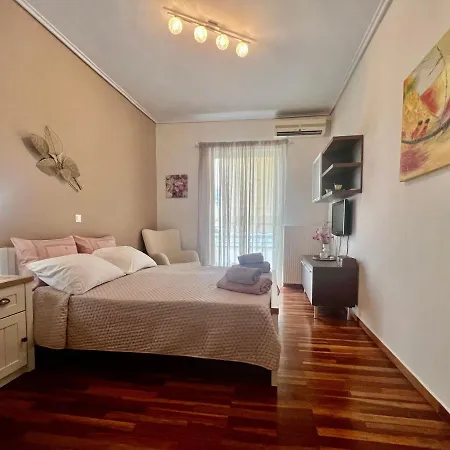 Elegant Downtown Retreat Apartment Kalamata Exterior photo