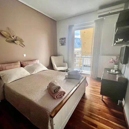 Elegant Downtown Retreat Apartment Kalamata Exterior photo