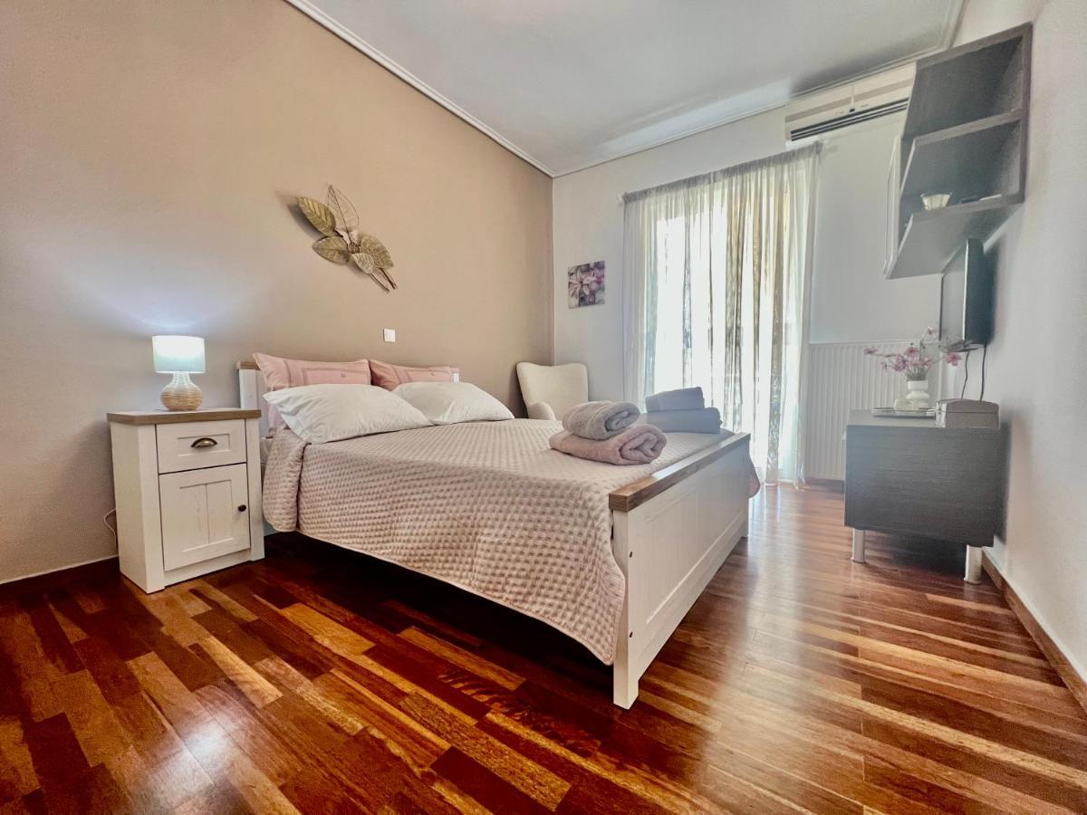 Elegant Downtown Retreat Apartment Kalamata